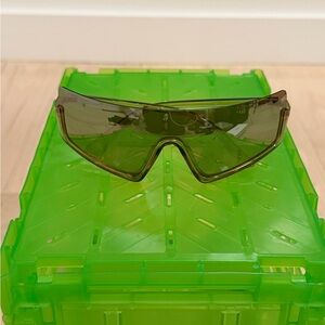 Stylish Silver Mirror Sunglasses